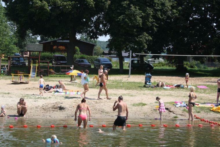 Bacowki Nad Jeziorem Goszcza Lubrza  Dış mekan fotoğraf